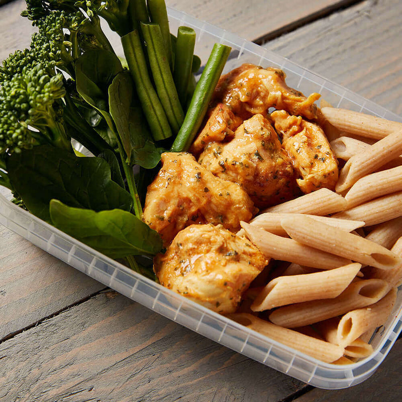 Fresh Garlic Chicken With Wholemeal Pasta, served by Macro Based Diner Healthy Meal Prep for a richly flavoured, healthy nutritious meal
